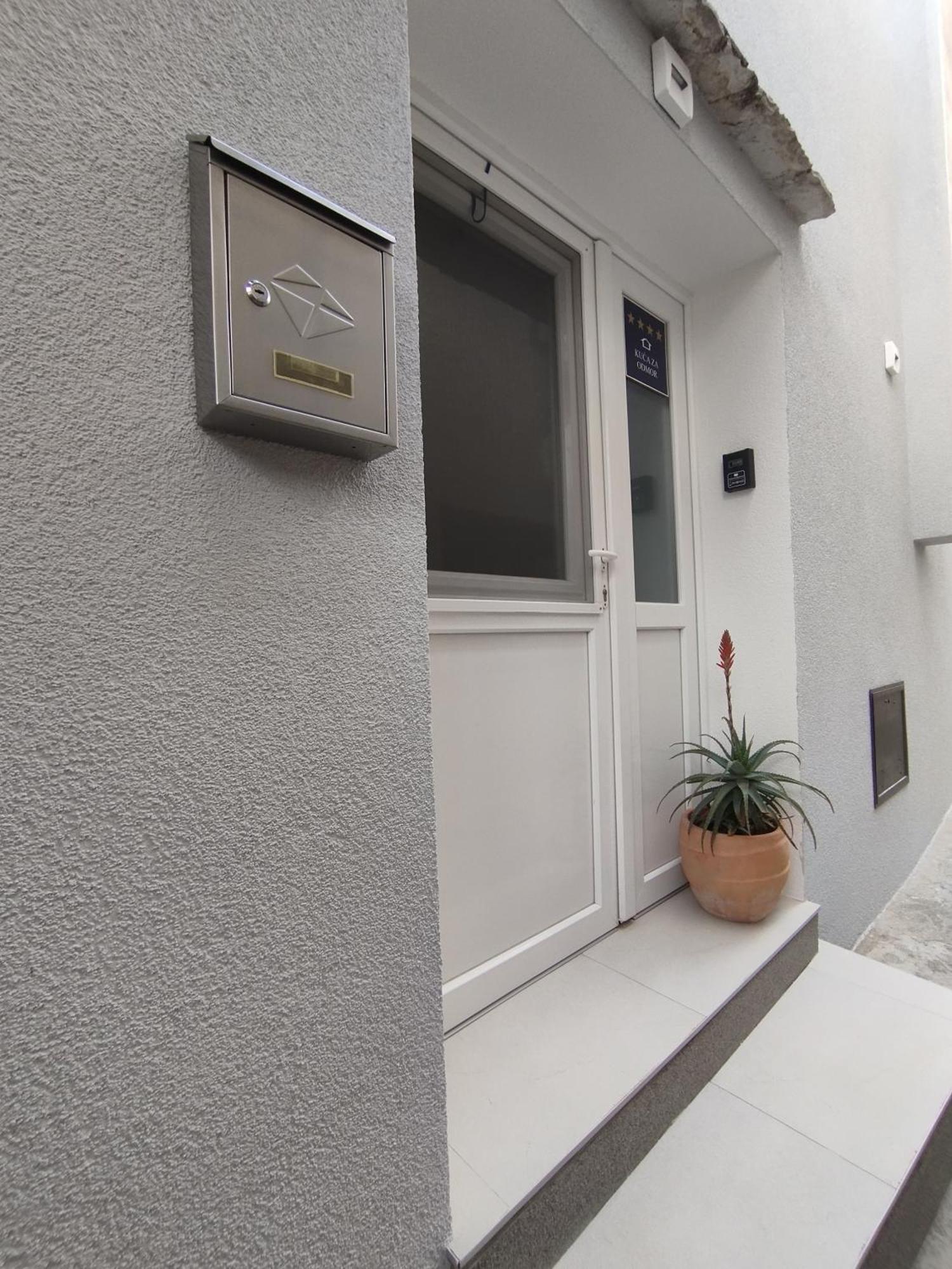 Kuca Za Odmor Eni **** Villa Šibenik Eksteriør billede